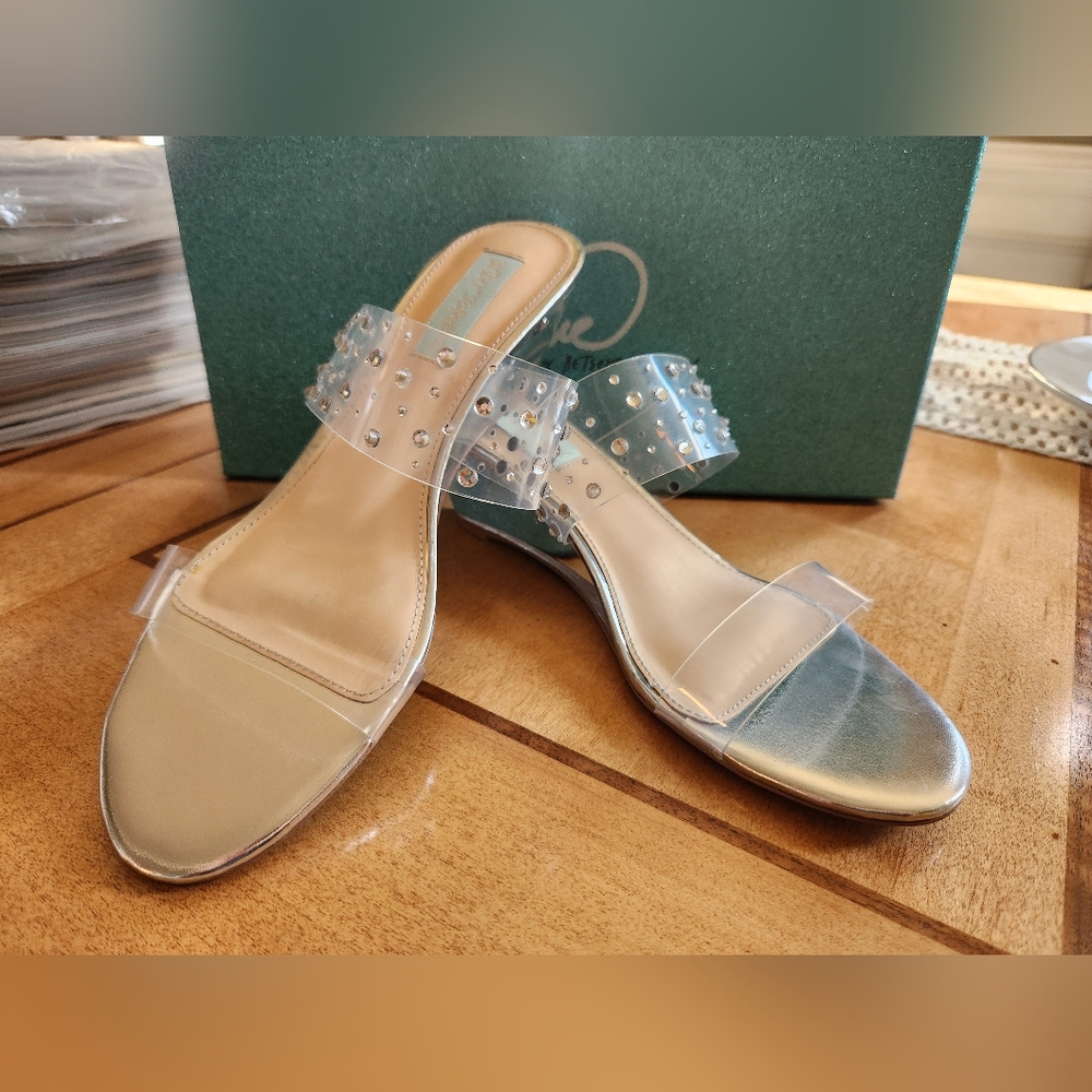 Blue by Betsey Johnson Vana Pumps